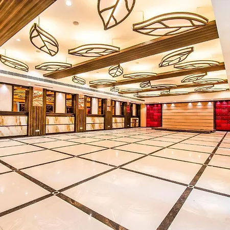 Fabhotel Vatika Mumbai Nasik Highway